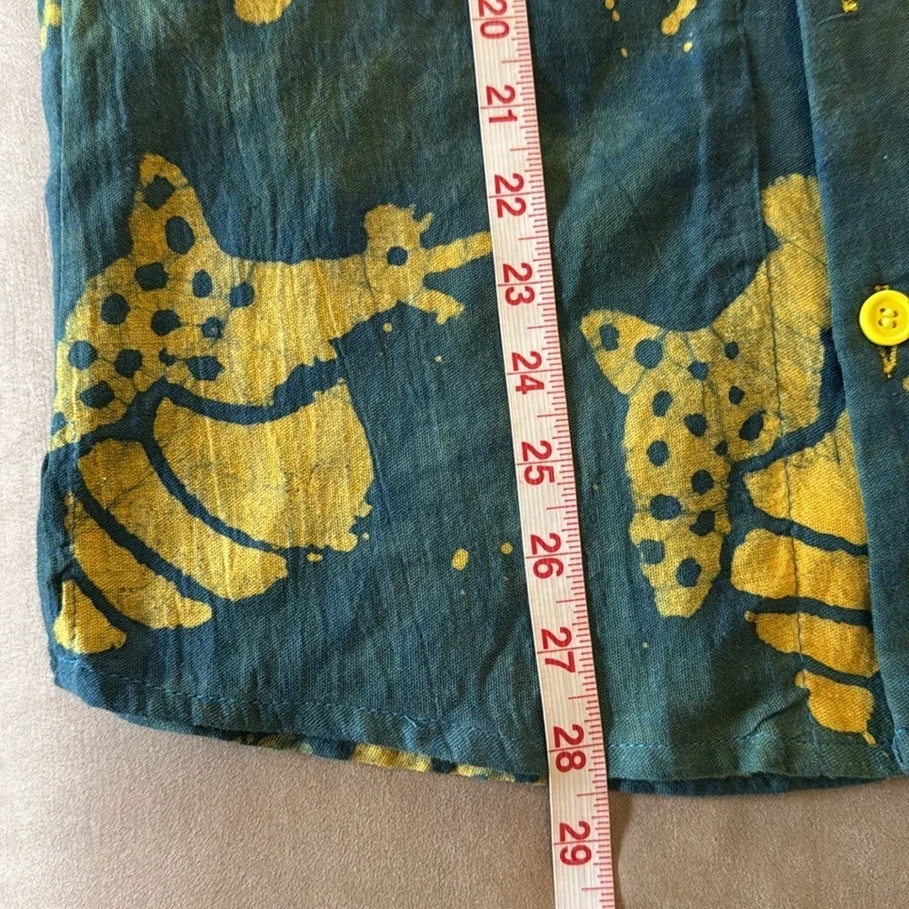 SWAHILI COAST. 100% Linen Shirt. Hand‎ made. Mollusk Print. Button down. S.